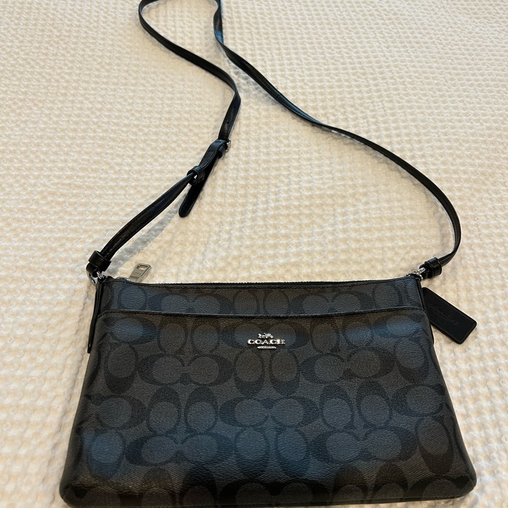 Lack Coach Crossbody Bag